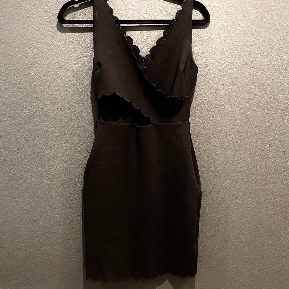 NWT Topshop little black mini dress criss cross bodice bodycon size 2 scallop